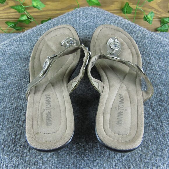 Minnetonka Women's 799931 Flip Flop Silver Leather Size 8M Gently Used 2025 - Picture 4 of 7